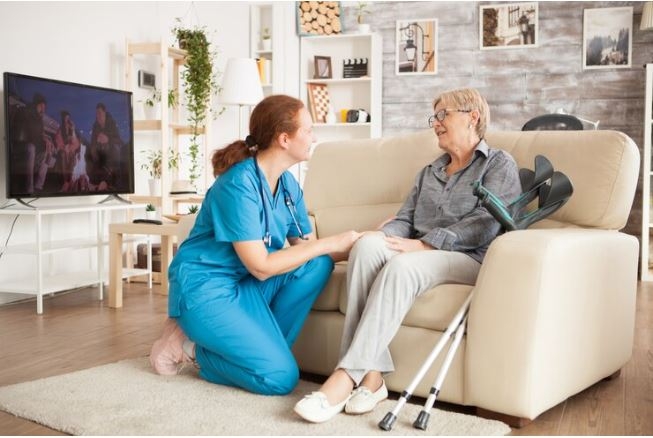 Dịch vụ chăm sóc y tế tại nhà là bao gồm cách dịch vụ cơ bản nào